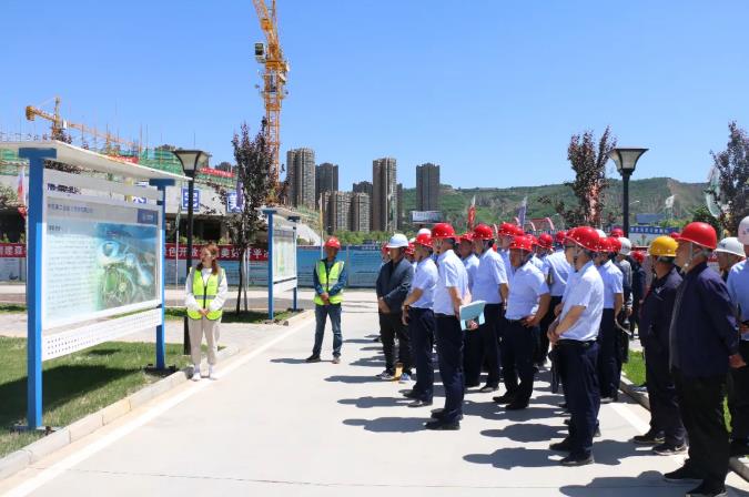 泓源公司開展安全生產(chǎn)月活動(dòng)——重點(diǎn)建設(shè)項(xiàng)目觀摩學(xué)習(xí)(圖3) 泓源公司開展安全生產(chǎn)月活動(dòng)——重點(diǎn)建設(shè)項(xiàng)目觀摩學(xué)習(xí)(圖3)