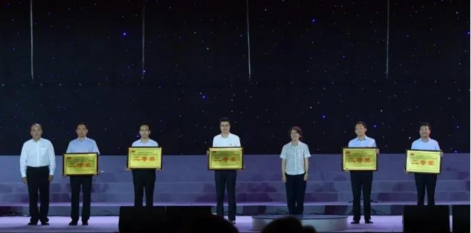 頌歌獻(xiàn)給黨 彰顯泓源紅 ——泓源公司積極組織參加平?jīng)鍪袘c祝中國(guó)共產(chǎn)黨成立100周年歌詠比賽(圖3) 頌歌獻(xiàn)給黨 彰顯泓源紅 ——泓源公司積極組織參加平?jīng)鍪袘c祝中國(guó)共產(chǎn)黨成立100周年歌詠比賽(圖3)