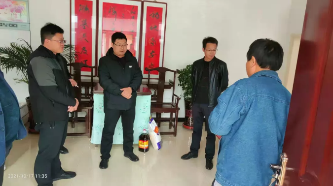 泓源公司赴幫扶村開展走訪慰問活動(dòng)(圖1)