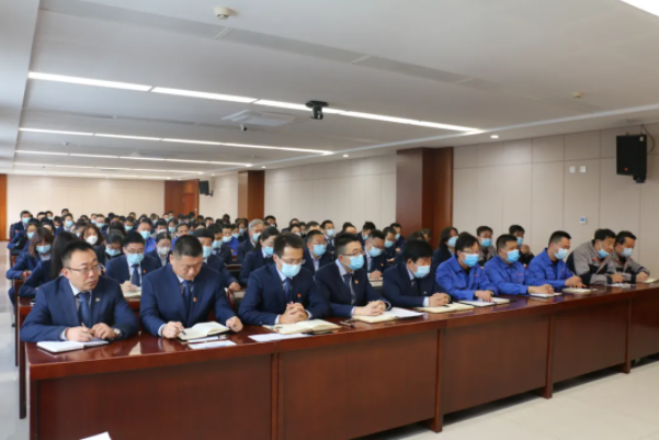 市產投集團召開2021年工作總結表彰暨2022年工作安排部署會議(圖6) 市產投集團召開2021年工作總結表彰暨2022年工作安排部署會議(圖6)