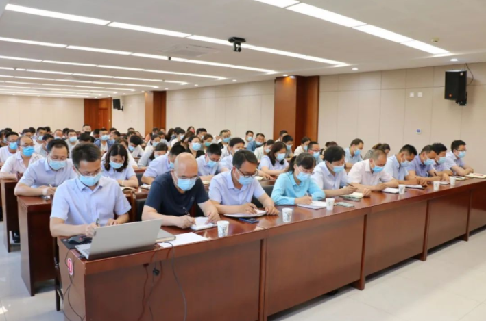 市產(chǎn)投集團(tuán)召開劃轉(zhuǎn)企業(yè)甘肅水建公司全體職工會議(圖2) 市產(chǎn)投集團(tuán)召開劃轉(zhuǎn)企業(yè)甘肅水建公司全體職工會議(圖2)