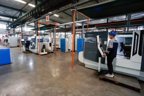 市產投集團裝備制造企業(yè)上半年產銷兩旺(圖2) 市產投集團裝備制造企業(yè)上半年產銷兩旺(圖2)