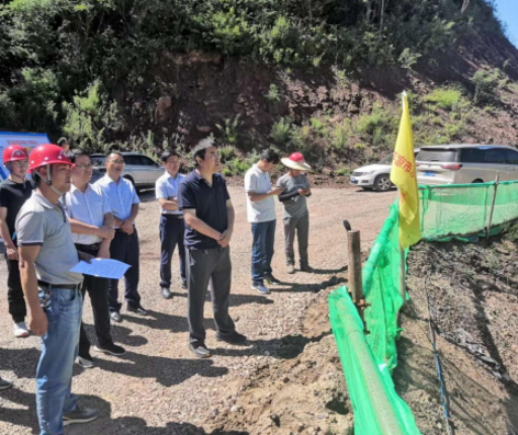 市產(chǎn)投集團(tuán)開展安全生產(chǎn)大檢查和“夏日送清涼”慰問活動(圖2) 市產(chǎn)投集團(tuán)開展安全生產(chǎn)大檢查和“夏日送清涼”慰問活動(圖2)