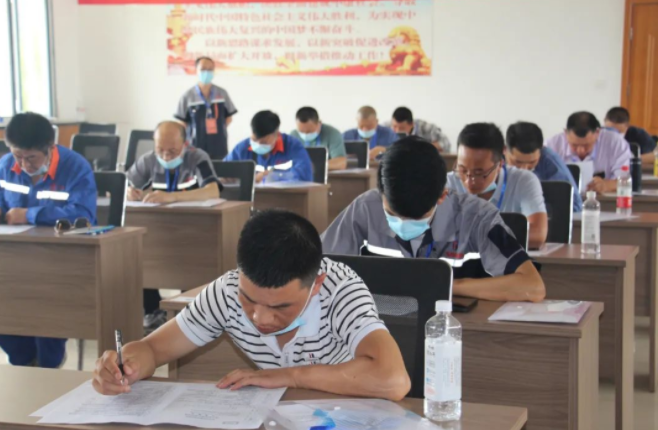 市產投集團泓盛達公司在“焊工”技能大賽中取得好成績(圖2) 市產投集團泓盛達公司在“焊工”技能大賽中取得好成績(圖2)