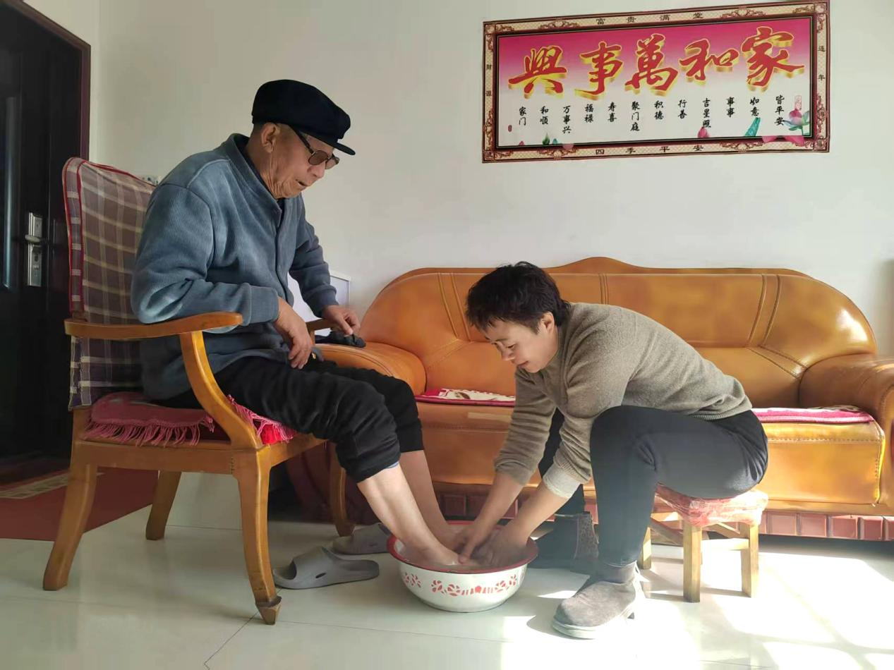 中共平?jīng)鍪谢A(chǔ)產(chǎn)業(yè)投資集團(tuán)有限公司委員會關(guān)于對2024年度“產(chǎn)投榜樣”進(jìn)行公示的公告(圖5)